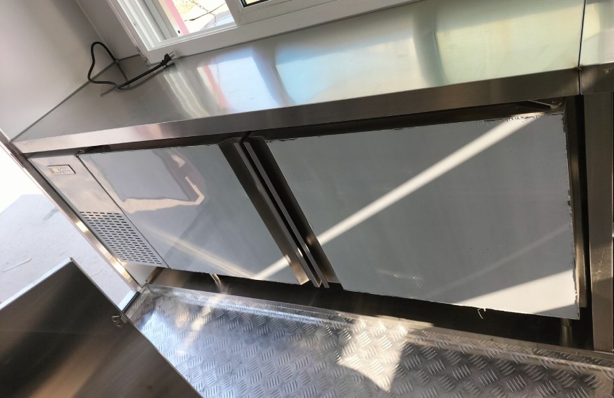 small sshipping container food trailer with fridge for sale
